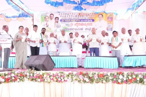 कर्नाटक उपचुनाव: सीएम सिद्दारमैया ने उमेश मेती के लिए मांगे वोट