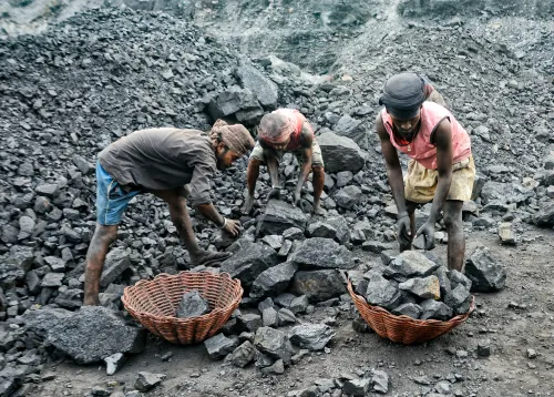 क्या सार्वजनिक क्षेत्र के कोयला उपक्रमों ने अपने गैर-कार्यकारी कर्मचारियों के लिए परफॉर्मेंस-लिंक्ड रिवॉर्ड की घोषणा की?