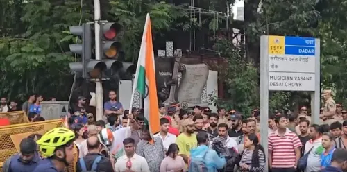 धर्मेंद्र प्रधान के इस्तीफे के बाद मुंबई में 'तिरंगा विजय मार्च', उद्धव और राज ठाकरे एक साथ