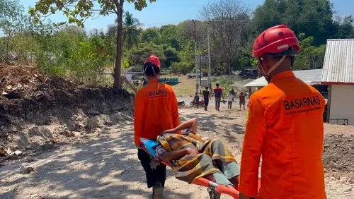 इंडोनेशिया भूकंप: 7.7 तीव्रता के झटकों में 54 की मौत, 12,000 से अधिक विस्थापित