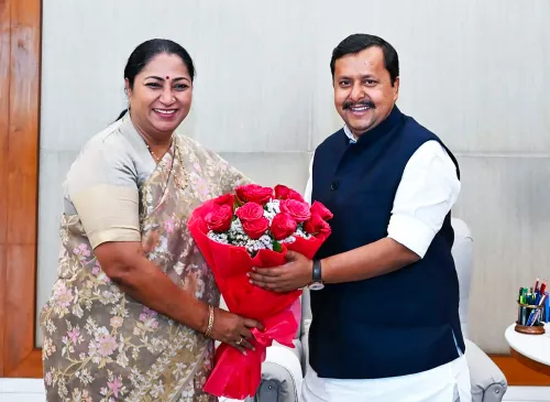 दिल्ली की मुख्यमंत्री ने भाजपा प्रमुख से मुलाकात कर कल्याणकारी योजनाओं पर की चर्चा