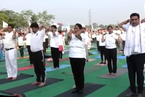 क्या योग केवल एक व्यायाम है, या जीवन जीने की समग्र पद्धति? : रेखा गुप्ता