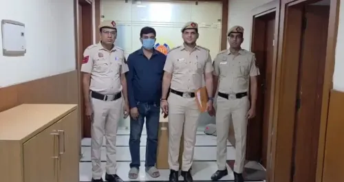 दिल्ली पुलिस ने कपड़ा सप्लायर बनकर ₹2 लाख की ठगी करने वाले पवन कुमार को किया गिरफ्तार