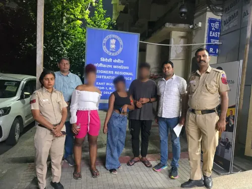 दिल्ली के द्वारका में अवैध विदेशी नागरिकों पर पुलिस का बड़ा अभियान, 43 ठिकानों पर 40 की जाँच, 10 को डिपोर्ट करने की प्रक्रिया शुरू
