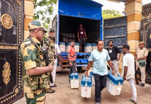 पश्चिम बंगाल मतगणना 4 मई: चुनाव आयोग ने लागू की QR कोड वेरिफिकेशन, तीन चरणों में होगी पहचान जांच