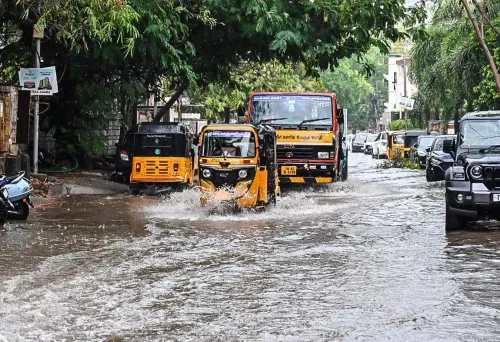 क्या तमिलनाडु में भारी बारिश की चेतावनी के बीच एआईएडीएमके और भाजपा ने डीएमके सरकार से एहतियाती कदम उठाने की मांग की?