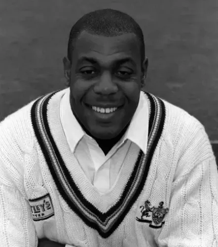 इंग्लैंड के पूर्व तेज गेंदबाज डेविड लॉरेंस का 61 वर्ष की आयु में निधन