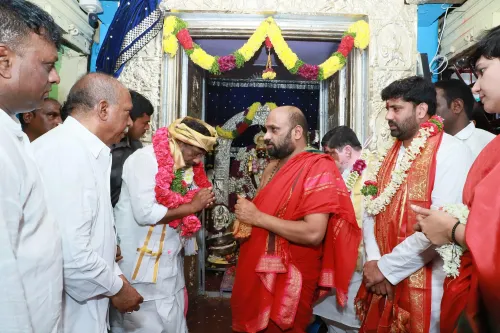 क्या हैदराबाद में बोनालु उत्सव में भक्तों की भीड़ उमड़ी?