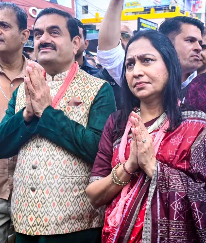 क्या गौतम अदाणी का पुरी बीच पर आना गर्व की बात है?