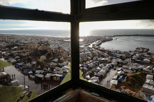 ऐतिहासिक: गाजा में 20 साल बाद पहली बार नगर निकाय चुनाव, हजारों फिलिस्तीनियों ने किया मतदान