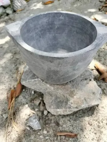 तमिलनाडु : जीआई टैग के बावजूद नामक्कल के कलचट्टी कारीगरों का भविष्य संकट में, कच्चे माल की कमी प्रमुख वजह
