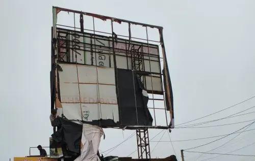 गांधीनगर में भारी बारिश का अलर्ट: 200 से अधिक होर्डिंग हटाए, 1 अगस्त को स्कूल-कॉलेज बंद