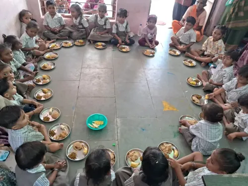 गुजरात आंगनवाड़ी भोजन बजट 67% बढ़ा: ₹5.10 से ₹8.50 प्रति बच्चे, 16.17 लाख बच्चों को फायदा