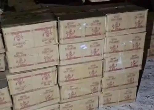 गुजरात पुलिस ने वाव-थराद में 1.20 करोड़ रुपए की शराब जब्त की, चार गिरफ्तार