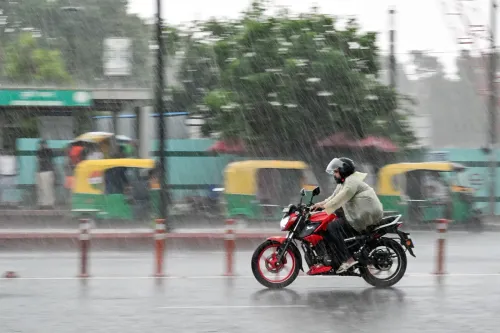 दिल्ली-एनसीआर में भारी बारिश से उमस से राहत, IMD का पूरे हफ्ते बारिश का अनुमान
