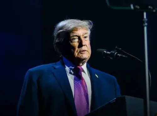 होर्मुज जलडमरूमध्य पर ट्रंप का बड़ा फैसला: ईरान समझौता होने तक अमेरिकी नियंत्रण जारी रहेगा