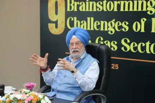 क्या भारत 2030 तक एनर्जी मिक्स में गैस की हिस्सेदारी को 15 प्रतिशत तक बढ़ा सकेगा? : हरदीप पुरी