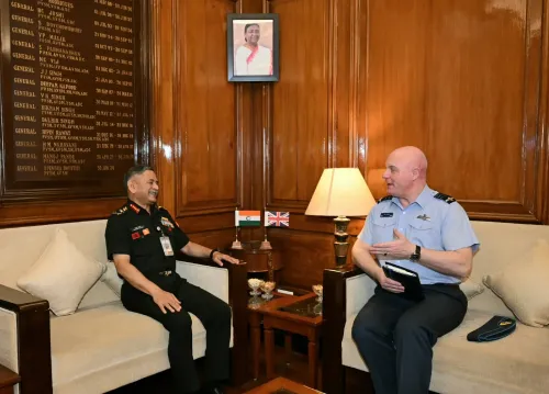 भारत-यूके रक्षा सहयोग को मजबूत करने के लिए उपेंद्र द्विवेदी और हार्वे स्मिथ के बीच बैठक