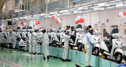 भारत में वित्त वर्ष 2026 में दोपहिया वाहनों की बिक्री ने नया रिकॉर्ड स्थापित किया