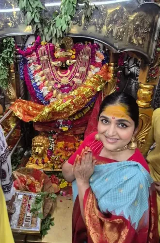 क्या इंदिरा कृष्णा ने मिर्जापुर में विंध्यवासिनी के दर्शन कर एक खास अनुभव साझा किया?