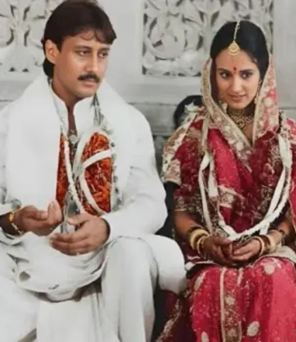 अपनी शादी की 38वीं सालगिरह मना रहे हैं जैकी और आयशा श्रॉफ, शादी के दिन की तस्वीरें शेयर की