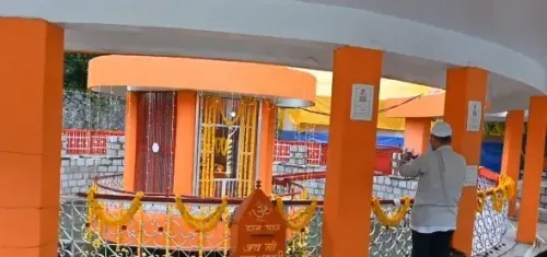 उमा भगवती मंदिर प्रतिष्ठान दिवस: मुख्य सचिव अटल डुल्लू ने अनंतनाग में की पूजा-अर्चना, संरक्षण का दिया आश्वासन