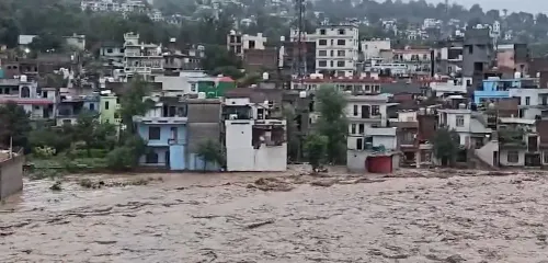 जम्मू-कश्मीर: राजौरी-पुंछ बाढ़ पीड़ितों के परिजनों को ₹6 लाख अनुग्रह राशि, CM उमर अब्दुल्ला का ऐलान