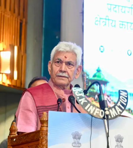 पंचायतें बनें नवाचार और डिजिटल शासन का केंद्र: LG मनोज सिन्हा का श्रीनगर में आह्वान