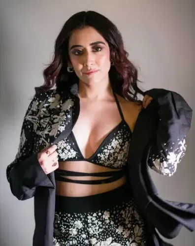 'बेपरवाई' के जरिए लोगों को मेरा मैसेज,  दुनिया के लिए खुद को मत बदलो : जोनिता गांधी 