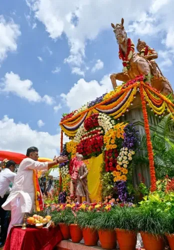 केम्पेगौड़ा जयंती पर बेंगलुरु में 15 लाख पौधे लगाने का अभियान, CM शिवकुमार ने किया शुभारंभ