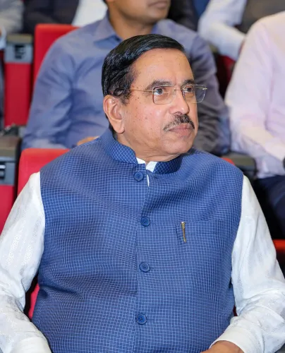 कर्नाटक में 3 साल में 2.12 लाख छात्रों ने छोड़े सरकारी स्कूल, प्रह्लाद जोशी ने कांग्रेस सरकार पर साधा निशाना