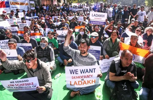 क्या लद्दाख को राज्य का दर्जा देने के लिए कर्तव्य भवन में वार्ता महत्वपूर्ण है?
