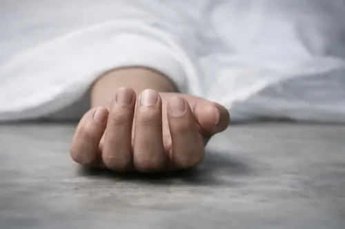 पूर्वी चंपारण में शराब तस्करी पर कड़ी कार्रवाई, आरोपी की इलाज के दौरान मृत्यु से विवाद