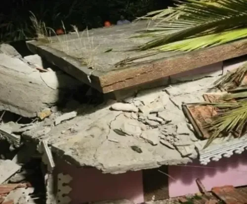 क्या केरल में भूस्खलन ने घर को मलबे में बदल दिया? एक की मौत, पत्नी को बचाया गया