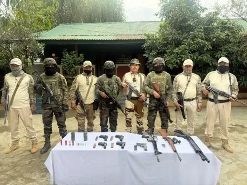 क्या मणिपुर में भारी मात्रा में हथियार बरामद हुए और दो ड्रग तस्कर गिरफ्तार हुए?
