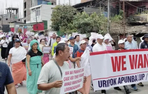 मणिपुर: बम हमले में बच्चों की हत्या के खिलाफ जन प्रदर्शन जारी