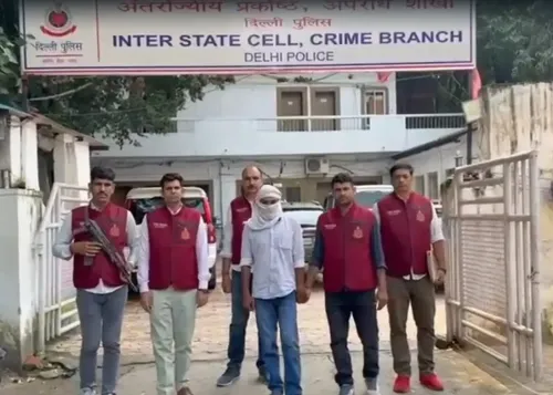 क्या पैरोल से भागने वाला हत्यारोपी दिल्ली के आनंद विहार से गिरफ्तार हुआ?