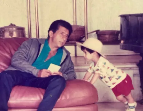 नसीरुद्दीन शाह के 76वें जन्मदिन पर बेटे विवान शाह ने शेयर की दुर्लभ बचपन की तस्वीर