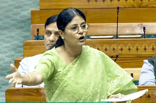 खाद कालाबाजारी पर सरकार का प्रहार: 2025 में 4,84,663 छापे, 847 FIR दर्ज