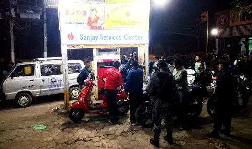 नेपाल ने भारत के नक्शेकदम पर चलते हुए पेट्रोलियम उत्पादों पर टैक्स में की कटौती