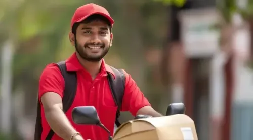 क्या नई श्रम संहिताएं सामाजिक सुरक्षा को बढ़ाती हैं और नियोक्ताओं के अनुपालन बोझ को कम करती हैं?