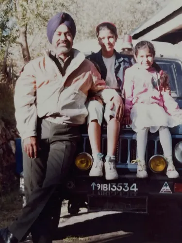 निमरत कौर ने पिता मेजर भूपेंद्र सिंह को जन्मदिन पर किया याद, बोलीं- 'आज कमी कुछ ज़्यादा खल रही है'