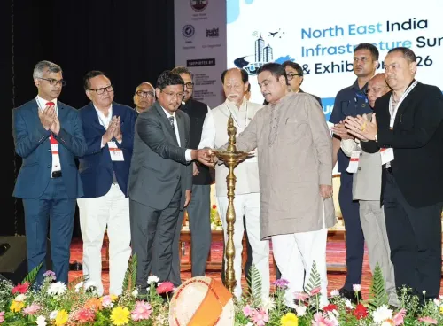 नितिन गडकरी ने शिलांग में नॉर्थ ईस्ट इंफ्रास्ट्रक्चर समिट 2026 का उद्घाटन किया, पूर्वोत्तर कनेक्टिविटी को मिलेगी नई रफ्तार