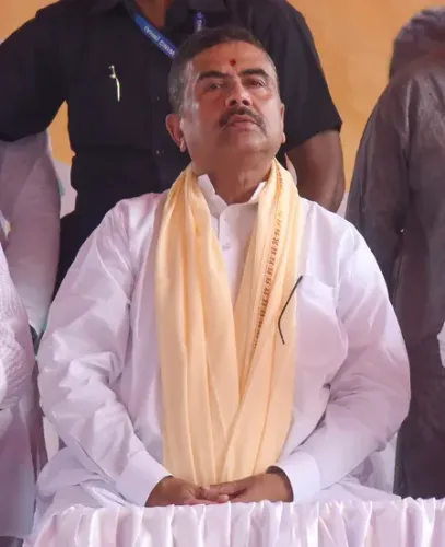 दुर्गा पूजा तक पश्चिम बंगाल में फेरीवालों की बेदखली नहीं: मुख्यमंत्री सुवेंदु अधिकारी का आश्वासन