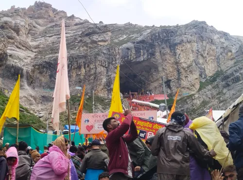 क्या अमरनाथ यात्रा में 3 लाख से अधिक श्रद्धालुओं ने बाबा बर्फानी के दर्शन किए?