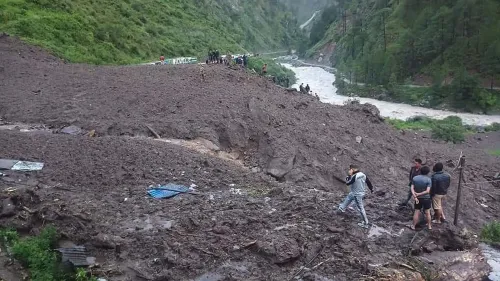 क्या नेपाल में कुदरत का कहर बरसा? भारी बारिश से भूस्खलन में 14 लोगों की जान चली गई