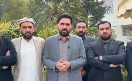 क्या पीटीआई रविवार को कराची में जनसभा आयोजित करेगी?