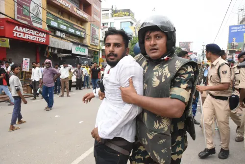 पटना में बीपीएससी टीआरई-4 छात्र आंदोलन हिंसक, डीएसपी कामाख्या नारायण सिंह घायल; लाठीचार्ज-वॉटर कैनन