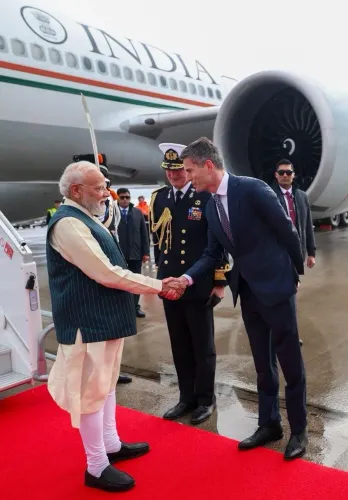PM मोदी नीदरलैंड पहुंचे, किंग विलेम-अलेक्जेंडर और PM रॉब जेटन से होगी द्विपक्षीय वार्ता