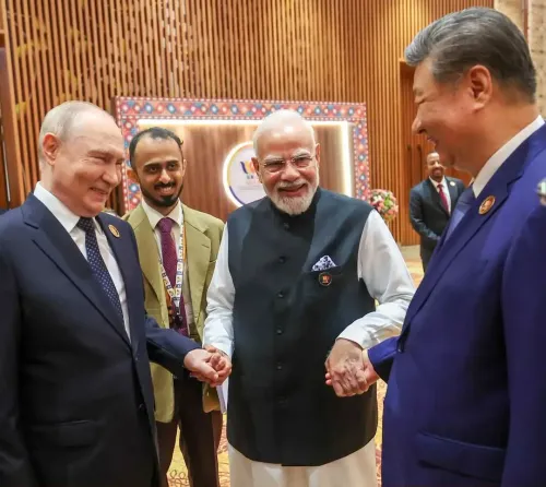 ब्रिक्स शिखर सम्मेलन 2026: भारत मंडपम में मोदी, पुतिन और शी जिनपिंग का दिखा खास बॉन्ड